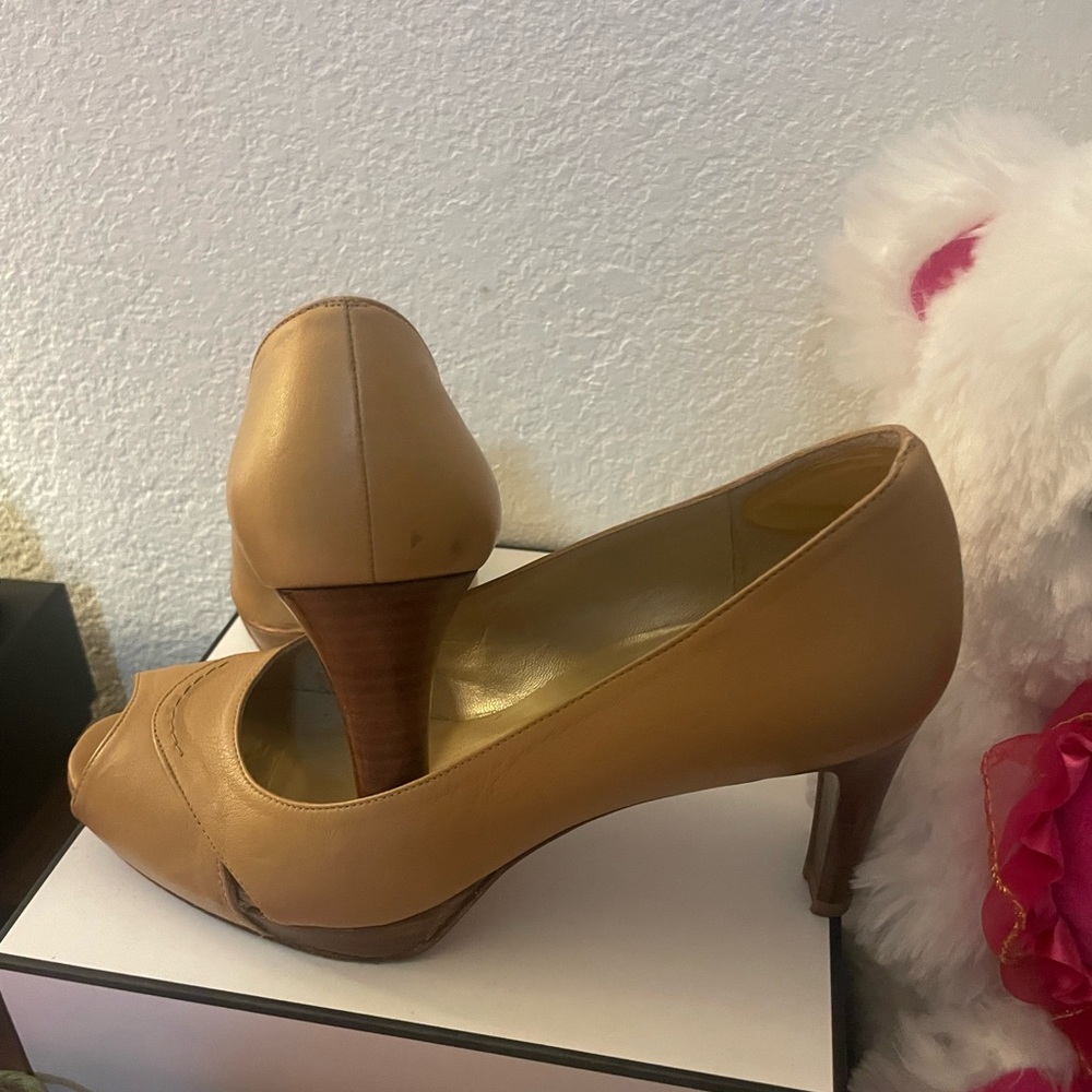 Stuart Weitzman Open toes pumps